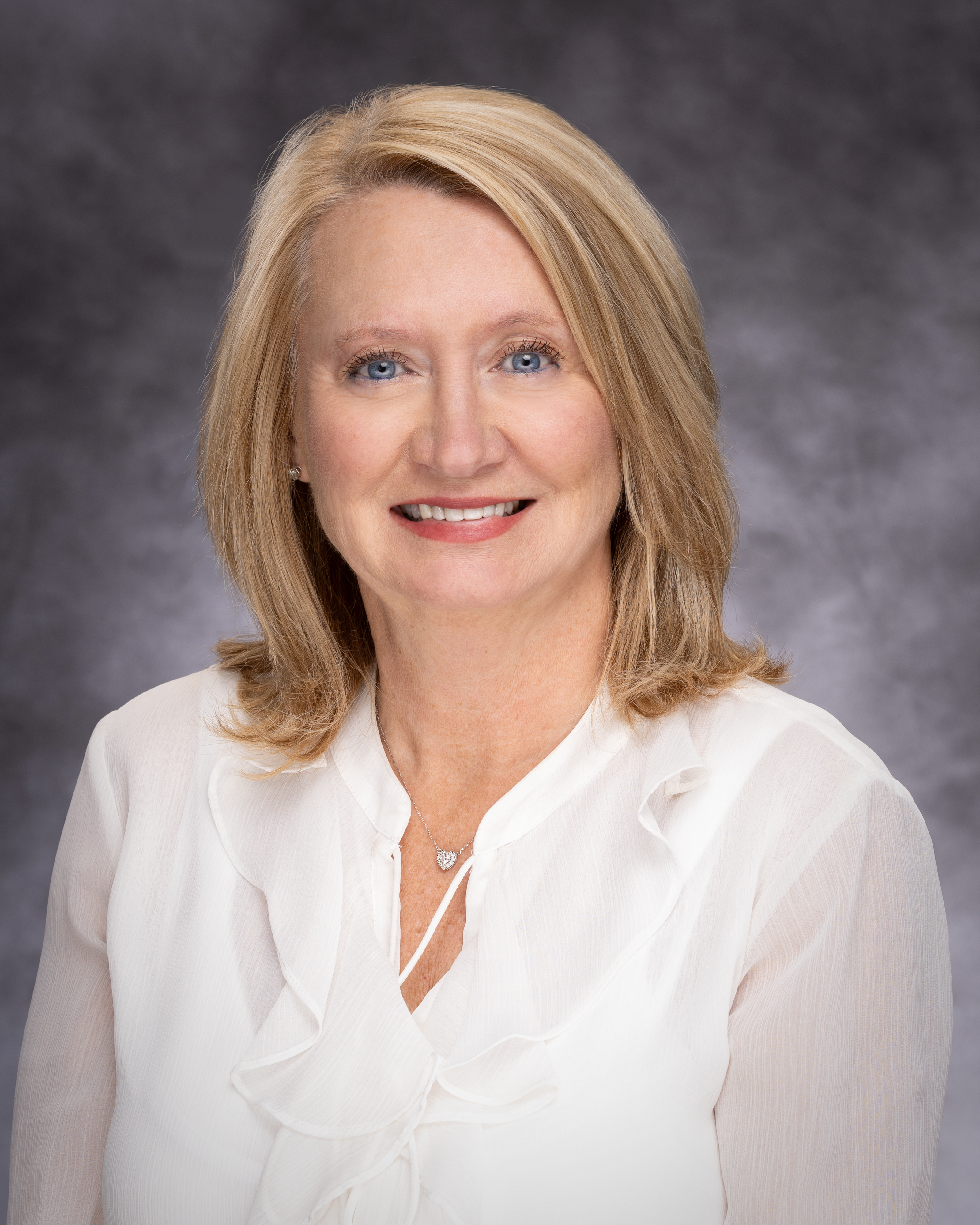 Mona Mellinger's headshot